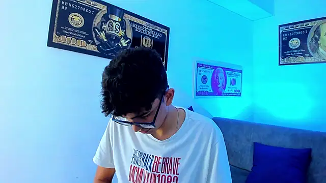 Snapshot of TylerWhite_ chatting on January 10, 3:07 am TylerWhite  online show from January 10, 3:07 am