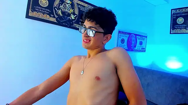 Snapshot of TylerWhite_ chatting on January 12, 6:28 am TylerWhite  online show from January 12, 6:28 am