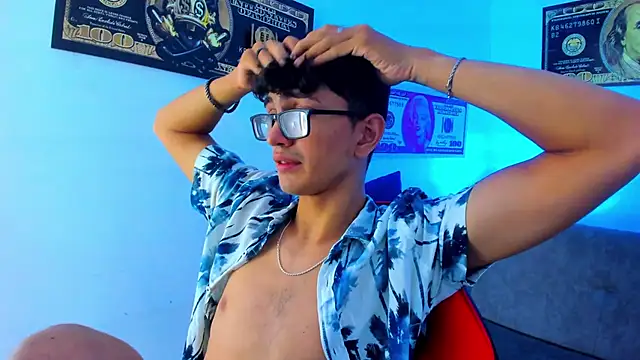 Snapshot of TylerWhite_ chatting on January 13, 2:50 am TylerWhite  online show from January 13, 2:50 am