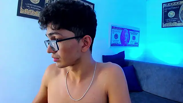 Snapshot of TylerWhite_ chatting on January 13, 9:41 am TylerWhite  online show from January 13, 9:41 am