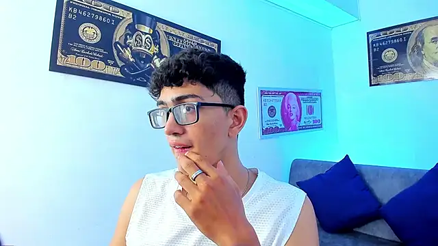 Snapshot of TylerWhite_ chatting on January 19, 3:08 am TylerWhite  online show from January 19, 3:08 am