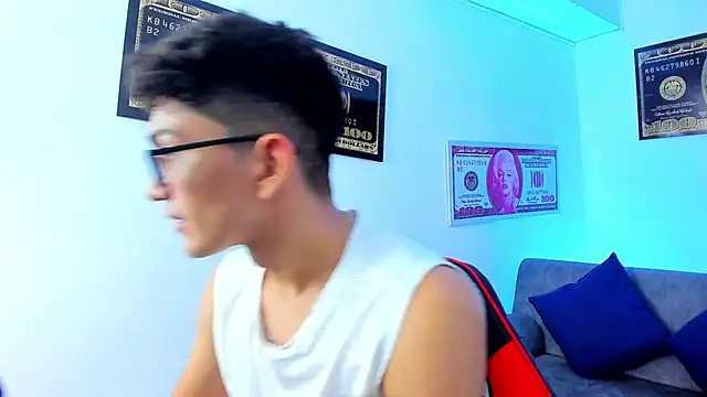 Snapshot of TylerWhite_ chatting on January 19, 6:09 am TylerWhite  online show from January 19, 6:09 am