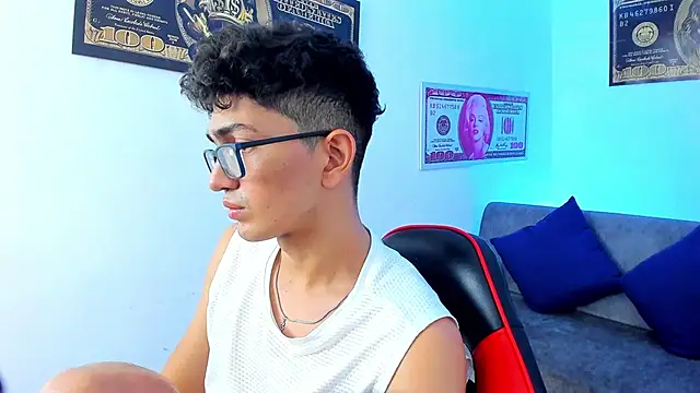 Snapshot of TylerWhite_ chatting on January 19, 9:11 am TylerWhite  online show from January 19, 9:11 am