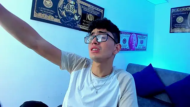 Snapshot of TylerWhite_ chatting on January 21, 2:54 am TylerWhite  online show from January 21, 2:54 am