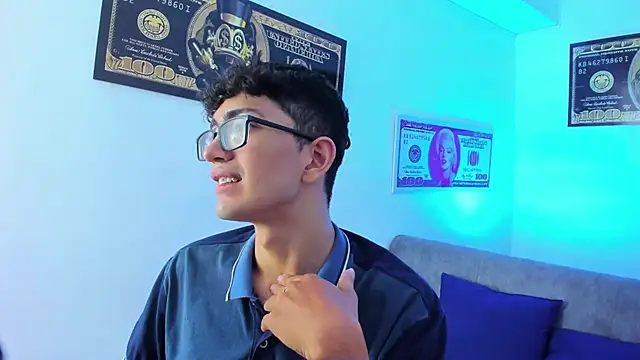 Snapshot of TylerWhite_ chatting on January 28, 2:53 am TylerWhite  online show from January 28, 2:53 am