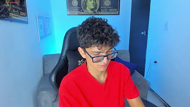 Snapshot of TylerWhite_ chatting on February 15, 2:47 am TylerWhite  online show from February 15, 2:47 am