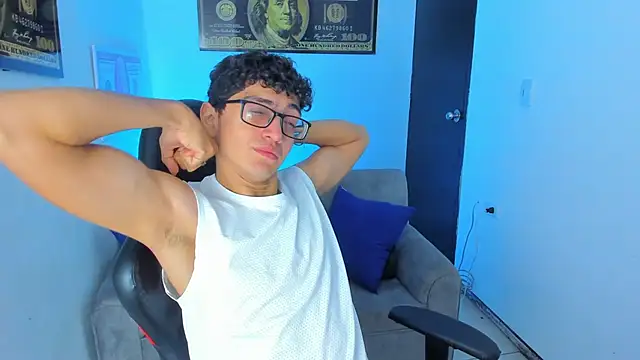 Snapshot of TylerWhite_ chatting on February 16, 2:53 am TylerWhite  online show from February 16, 2:53 am