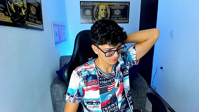 Snapshot of TylerWhite_ chatting on February 28, 3:04 am TylerWhite  online show from February 28, 3:04 am