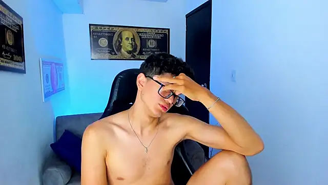 Snapshot of TylerWhite_ chatting on February 28, 9:15 am TylerWhite  online show from February 28, 9:15 am