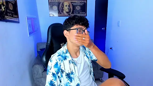 Snapshot of TylerWhite_ chatting on March 5, 2:25 am TylerWhite  online show from March 5, 2:25 am