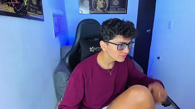 Snapshot of TylerWhite_ chatting on March 7, 2:57 am TylerWhite  online show from March 7, 2:57 am