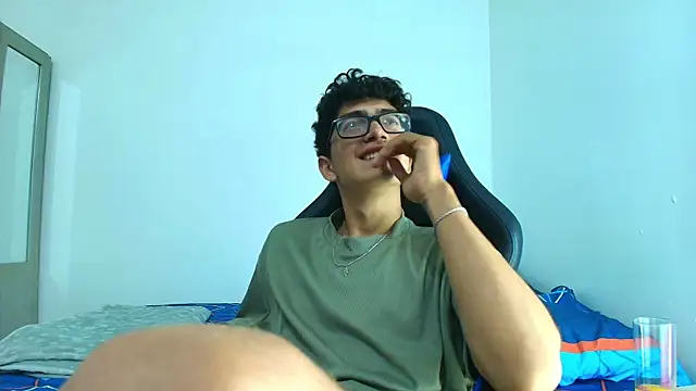 Snapshot of TylerWhite_ chatting on March 20, 3:13 am TylerWhite  online show from March 20, 3:13 am