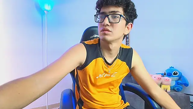 Snapshot of TylerWhite_ chatting on September 16, 1:56 pm TylerWhite  online show from September 16, 1:56 pm