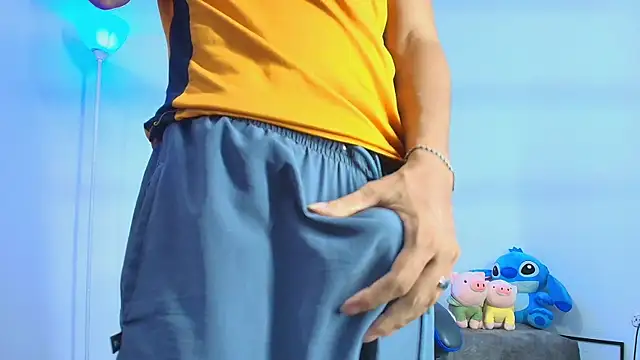 Snapshot of TylerWhite_ chatting on September 17, 3:52 am TylerWhite  online show from September 17, 3:52 am