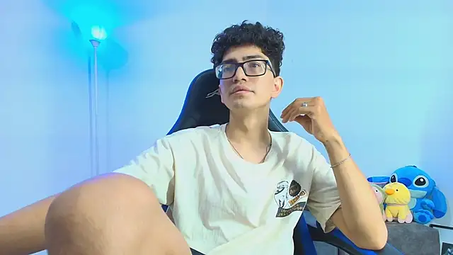 Snapshot of TylerWhite_ chatting on October 9, 6:22 am TylerWhite  online show from October 9, 6:22 am