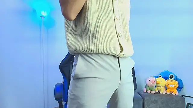 Snapshot of TylerWhite_ chatting on October 31, 5:08 am TylerWhite  online show from October 31, 5:08 am