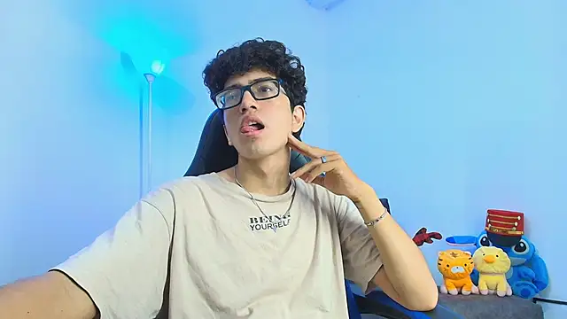 TylerWhite  online show from December 2, 5:57 am