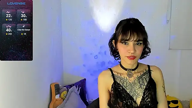 Snapshot of Badxbitch chatting on December 3, 6:26 am Badxbitch online show from December 3, 6:26 am