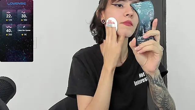 Snapshot of Badxbitch chatting on December 10, 1:00 am Badxbitch online show from December 10, 1:00 am