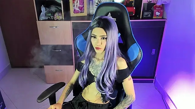 Snapshot of Badxbitch chatting on March 20, 7:24 am Badxbitch online show from March 20, 7:24 am