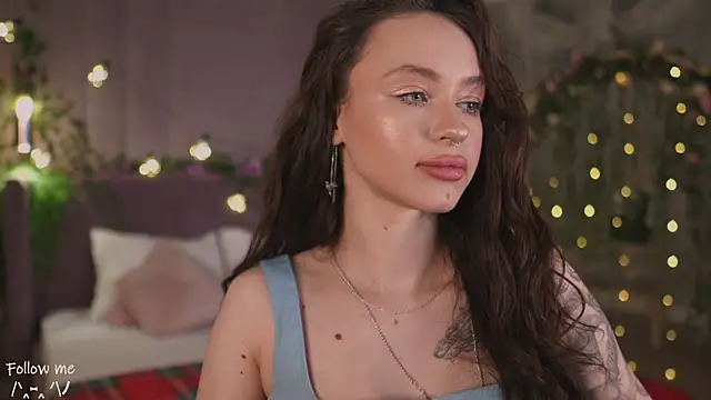 Snapshot of Meow_Nancy chatting on February 23, 9:11 am Meow Nancy online show from February 23, 9:11 am