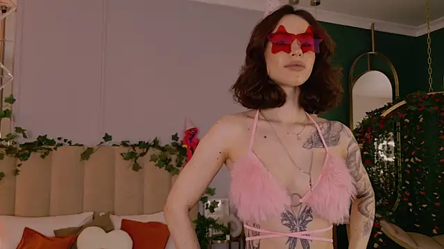 Meow Nancy online show from May 14, 5:14 am