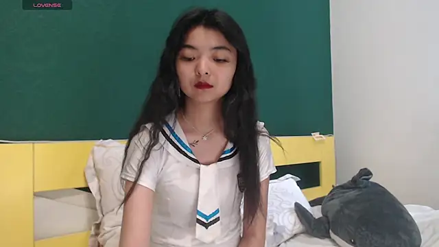Snapshot of Shy_Kira chatting on June 4, 8:53 am Shy Kira online show from June 4, 8:53 am