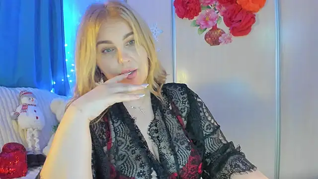 CoraSwon online show from January 2, 7:18 pm