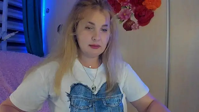 CoraSwon online show from September 28, 4:45 pm