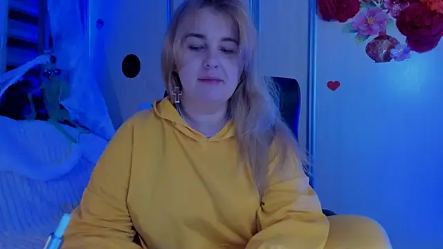 CoraSwon online show from November 3, 11:15 pm