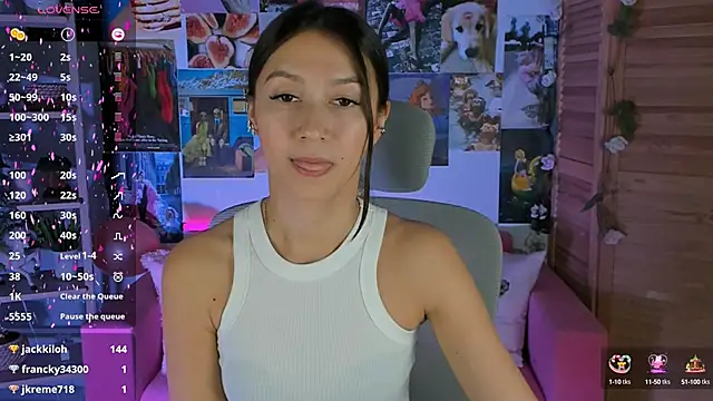 Snapshot of LanaBaker chatting on January 7, 5:43 am LanaBaker online show from January 7, 5:43 am