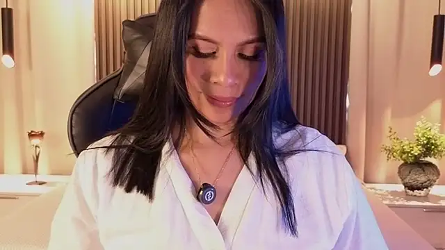 Snapshot of Sofia_Convers chatting on March 13, 12:56 pm Sofia Convers online show from March 13, 12:56 pm