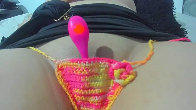 Snapshot of KarelySexy chatting on July 18, 12:59 am KarelySexy online show from July 18, 12:59 am