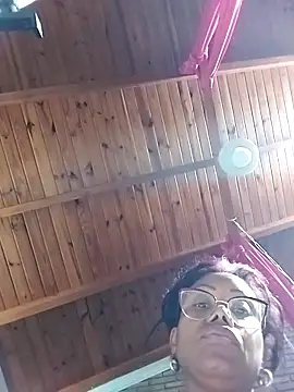 littlebrunett online show from February 1, 1:09 pm