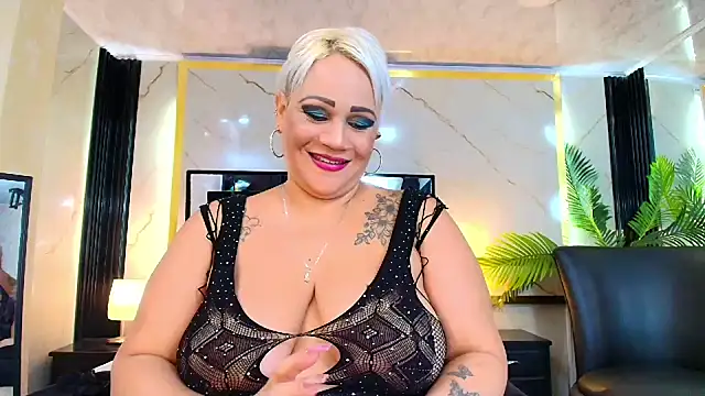 GianellaCox  online show from January 22, 5:28 pm