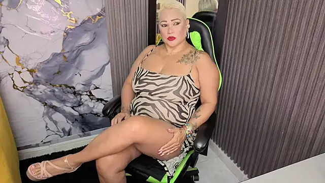 GianellaCox  online show from May 20, 12:00 pm