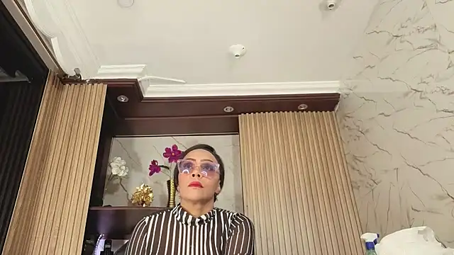 AmberNix online show from April 22, 1:34 pm