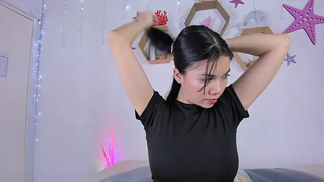 Emiily Parkerr online show from March 6, 3:02 am