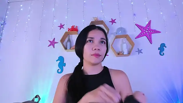 Emiily Parkerr online show from December 4, 3:05 am