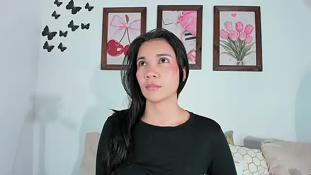 Emiily Parkerr online show from May 18, 10:15 pm