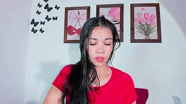 Emiily Parkerr online show from June 17, 8:10 pm