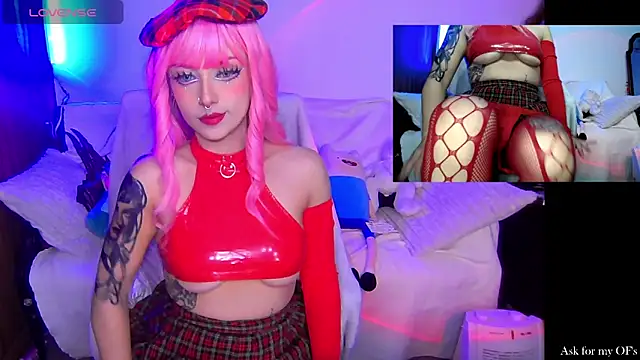 HollyDominic online show from December 2, 4:46 pm