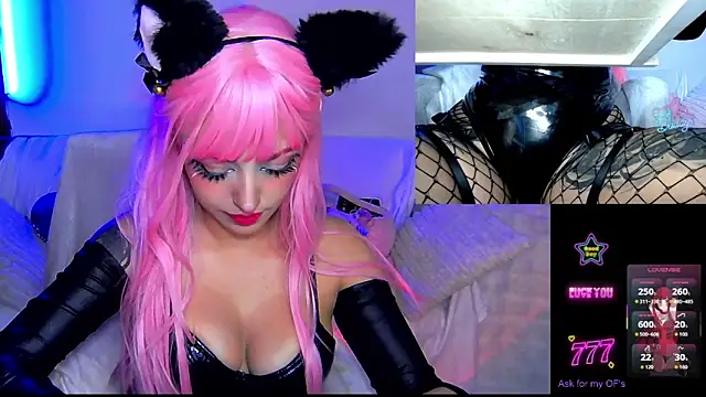 Snapshot of HollyDominic chatting on February 15, 1:31 pm HollyDominic online show from February 15, 1:31 pm