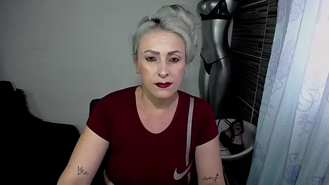Emma Rizzoo online show from May 12, 8:17 pm