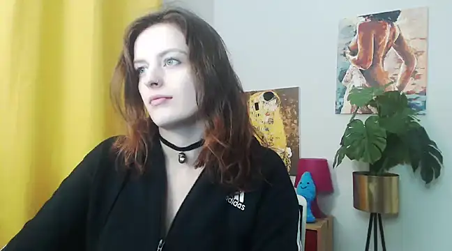 Snapshot of juicyNadine chatting on January 6, 6:25 am juicyNadine online show from January 6, 6:25 am