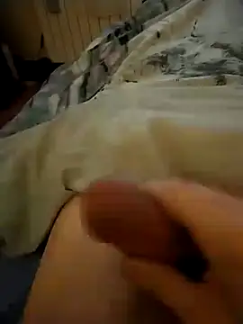 Snapshot of CazzoDURO883 chatting on February 14, 7:49 am CazzoDURO883 online show from February 14, 7:49 am