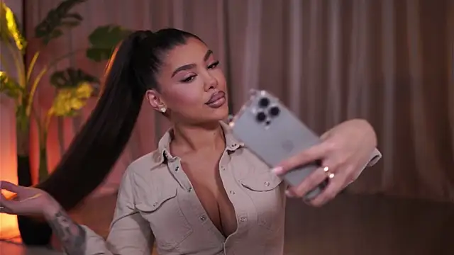 NatyDesiree online show from May 12, 7:11 pm