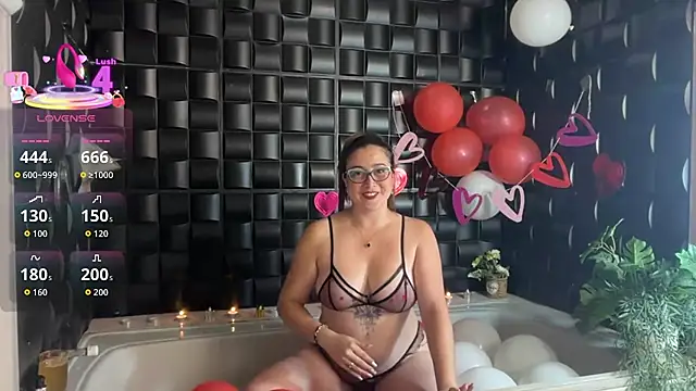 Snapshot of ariana_cross chatting on September 20, 1:23 pm ariana cross online show from September 20, 1:23 pm