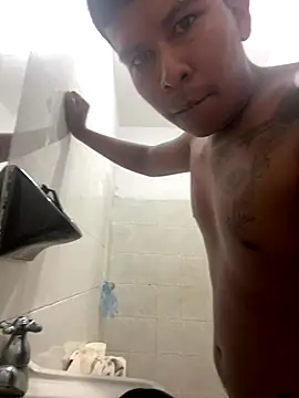 Snapshot of 8Evere_Martn chatting on October 23, 12:04 pm 8Evere Martn online show from October 23, 12:04 pm