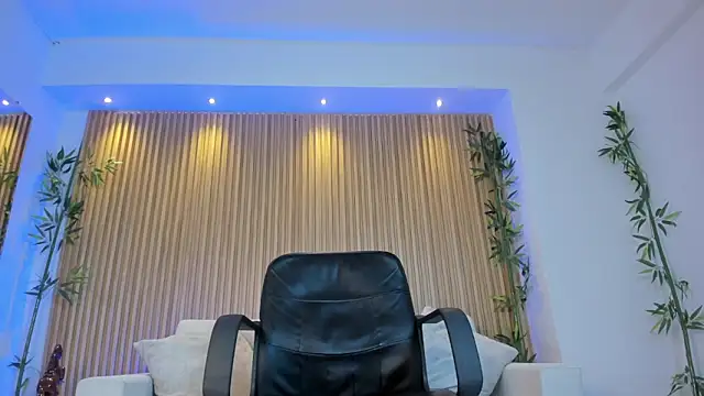 paulina sweett  online show from October 11, 12:26 pm